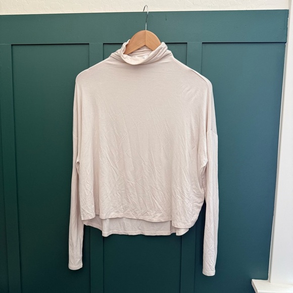 Aritzia Babaton Seaton Turtleneck White - Picture 1 of 8